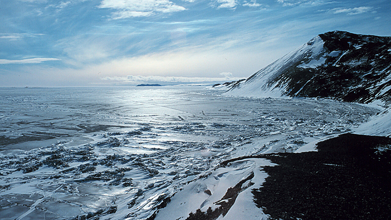 Study Reveals Factors Influencing Fast Ice Thickness in McMurdo Sound