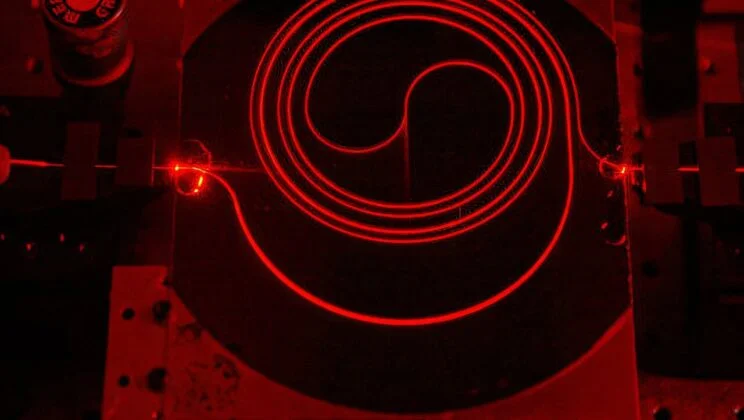 Polymer Waveguides Revolutionize Co-Packaged Optics for Faster Data Transmission