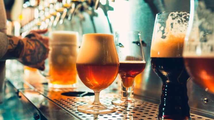 Why Belgian Beer Foam Lasts So Long – And Why It Matters Beyond the Glass