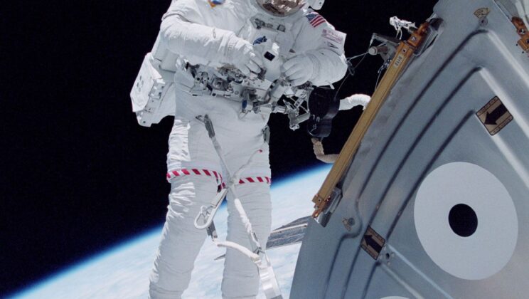 17 Ways Space Travel Could Change Human Evolution