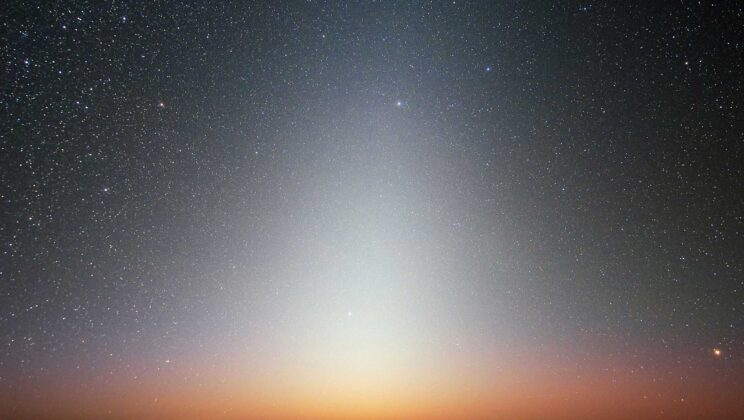 What Are Exozodiacal Dust Clouds? The Debris Around Other Stars
