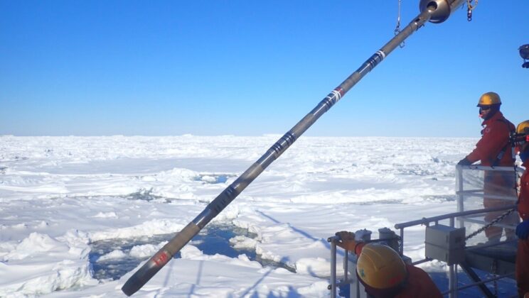 9,000-Year-Old Antarctic Meltdown Reveals a Terrifying Climate Feedback Loop Still Active Today