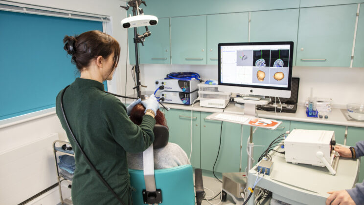 Scientists Discover Non-Invasive Brain Technique That Could Revolutionize Addiction Treatment