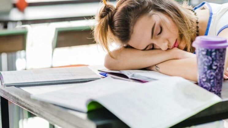 Can You Learn While Sleeping? What Neuroscience Says About Sleep-Learning