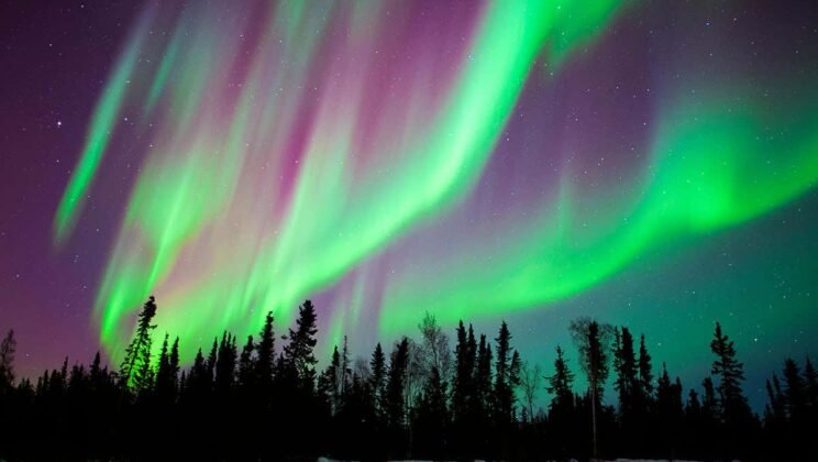 The Aurora Borealis: How Solar Winds Paint the Night Sky