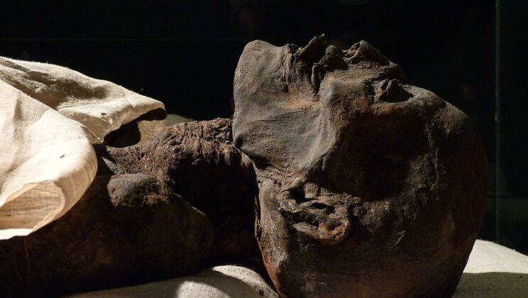 The Air Around Egyptian Mummies is Actually a 4000 Year Old Historical Archive