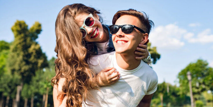 Your High School Yearbook Photo Might Predict Your Future Social Success