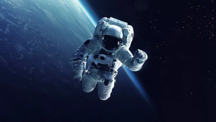 10 Creepy Things Astronauts Claim to Have Seen (But Can’t Prove)