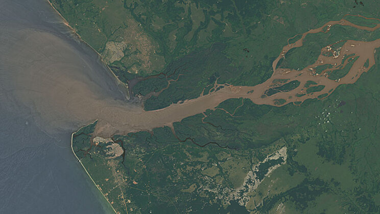 Scientists Discover Giant Rotating Ocean Eddies Can Trap Congo River Freshwater and Carry It 200 Kilometers Into the Atlantic Instead of Letting It Slowly Spread