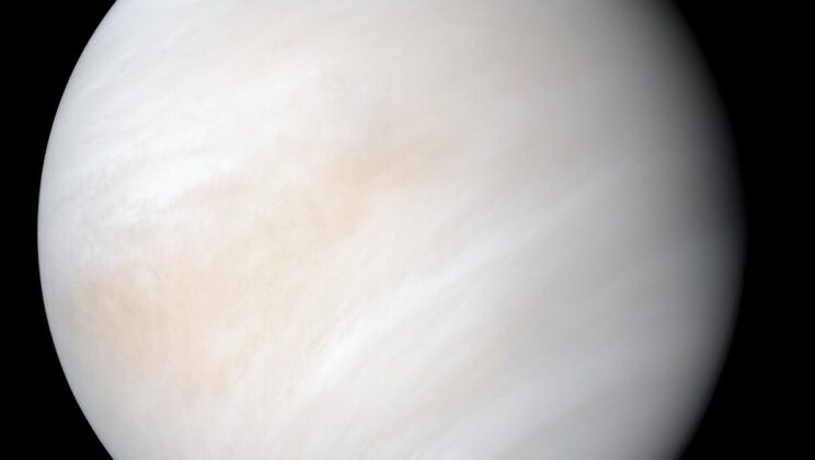 Venus could have kept a moon for 4.5 billion years — if it spun fast enough
